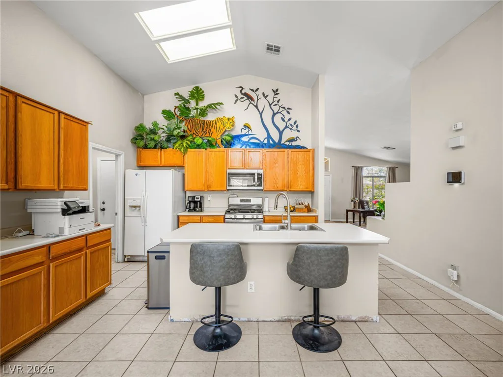 8404 Rustling Leaves, Las Vegas, NV 89143