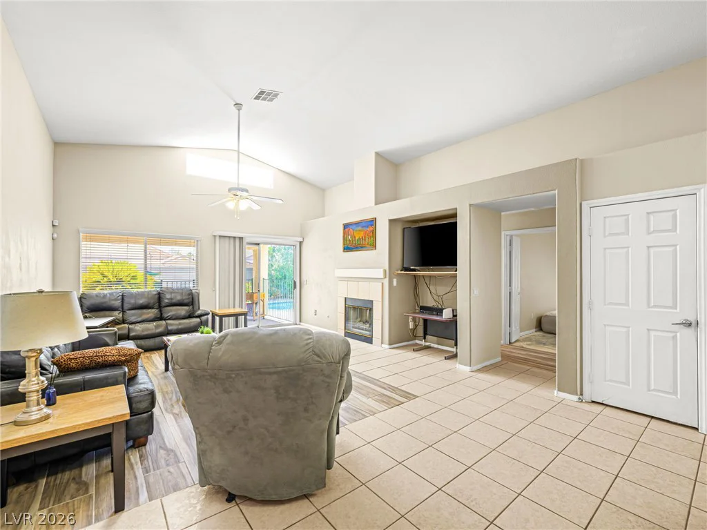 8404 Rustling Leaves, Las Vegas, NV 89143