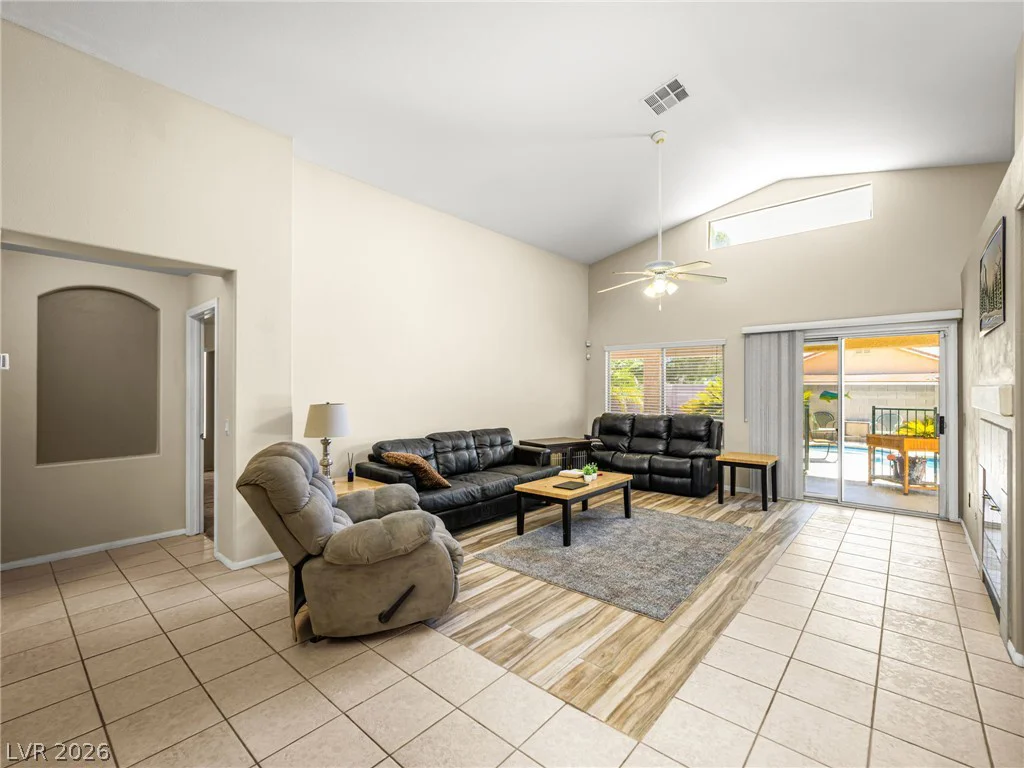 8404 Rustling Leaves, Las Vegas, NV 89143
