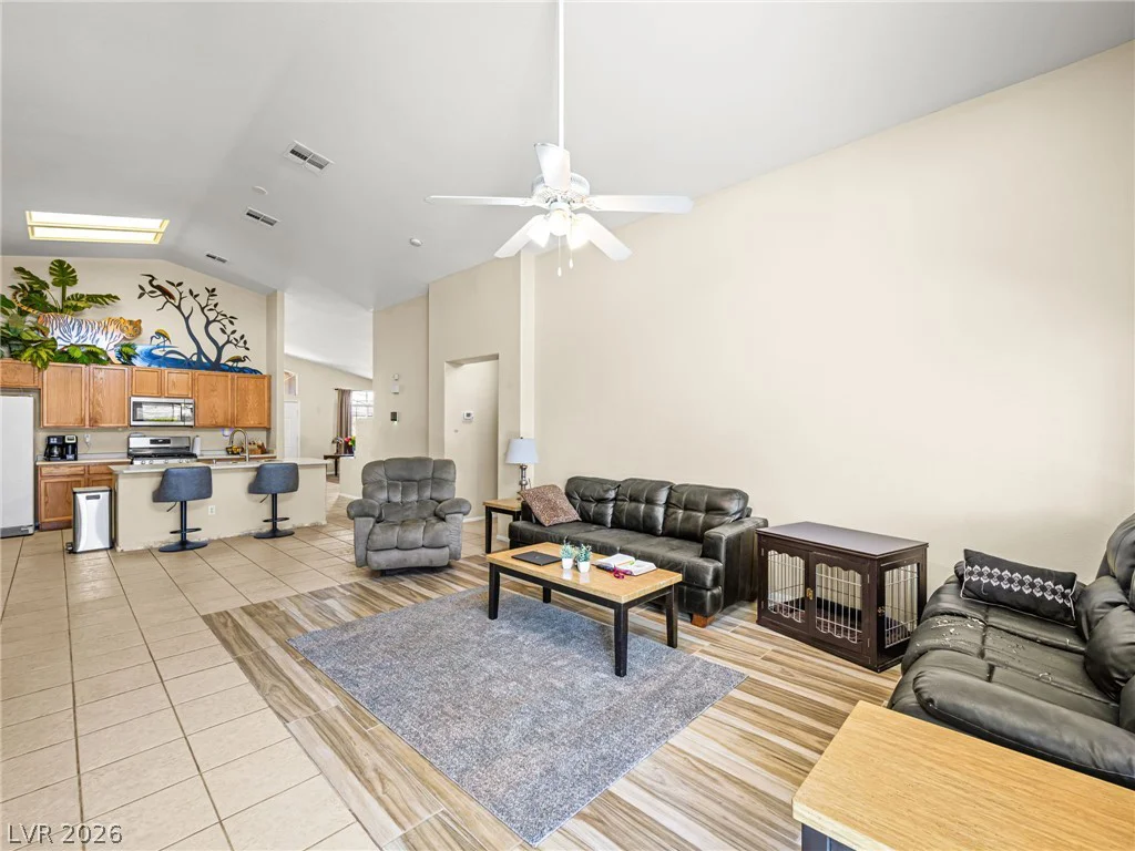 8404 Rustling Leaves, Las Vegas, NV 89143