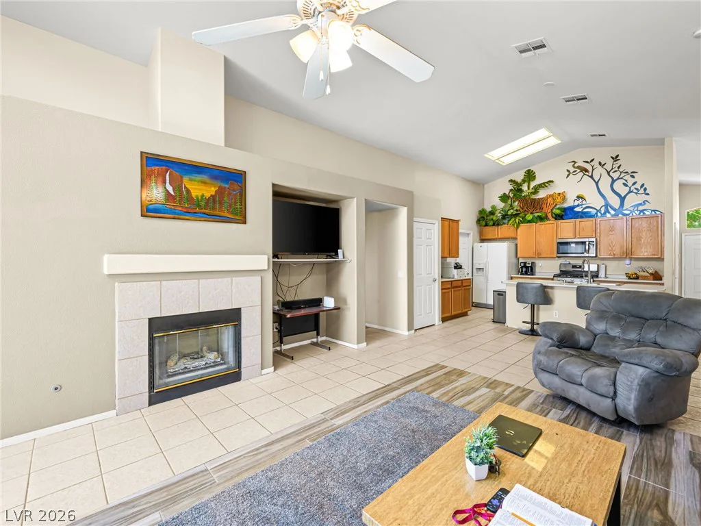 8404 Rustling Leaves, Las Vegas, NV 89143