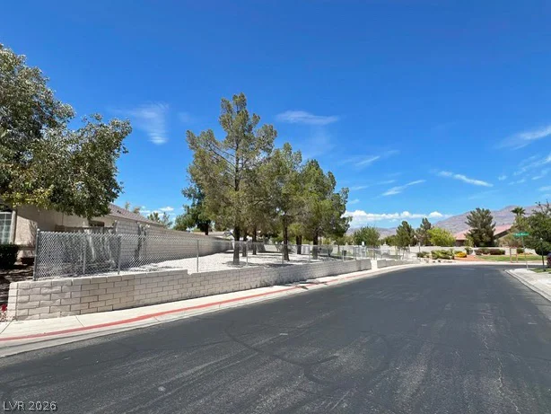 8404 Rustling Leaves, Las Vegas, NV 89143