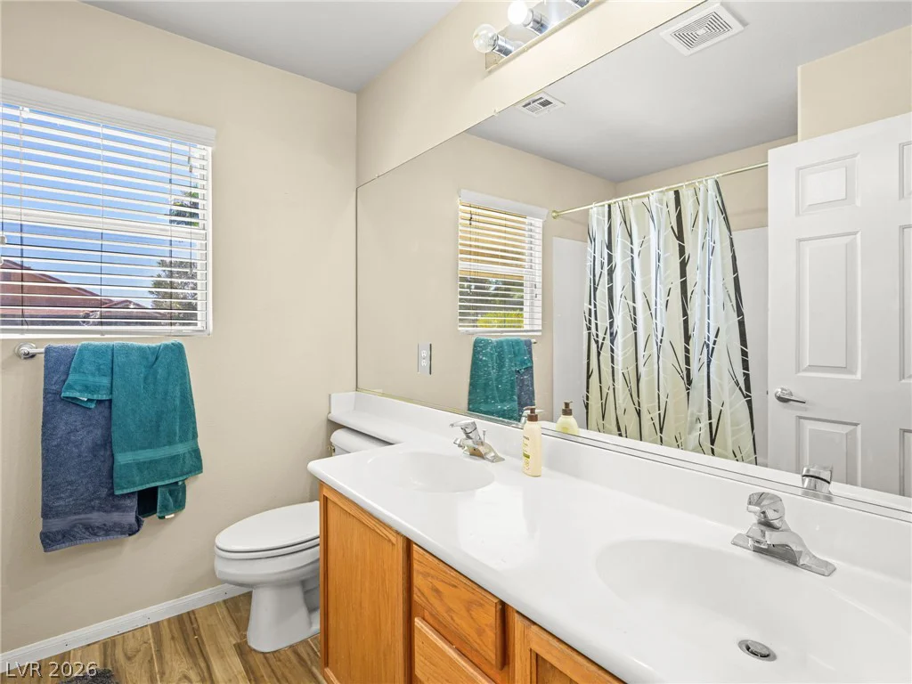 8404 Rustling Leaves, Las Vegas, NV 89143