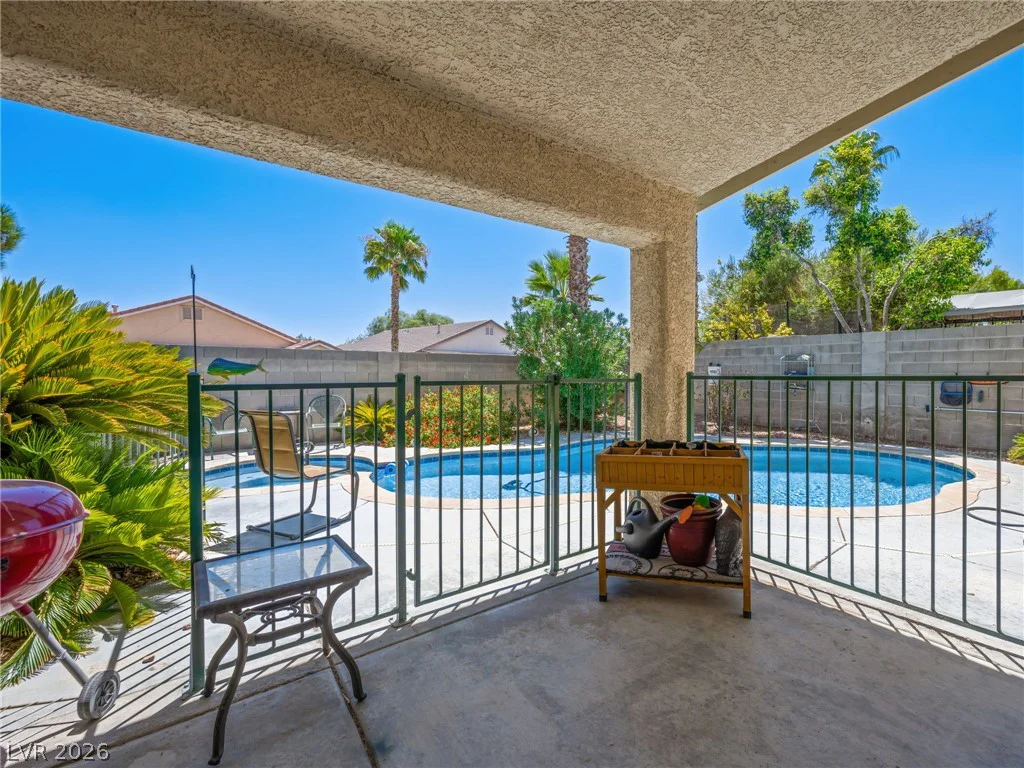 8404 Rustling Leaves, Las Vegas, NV 89143