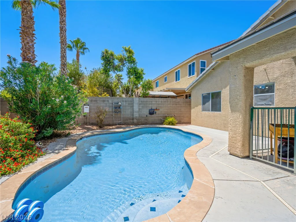 8404 Rustling Leaves, Las Vegas, NV 89143