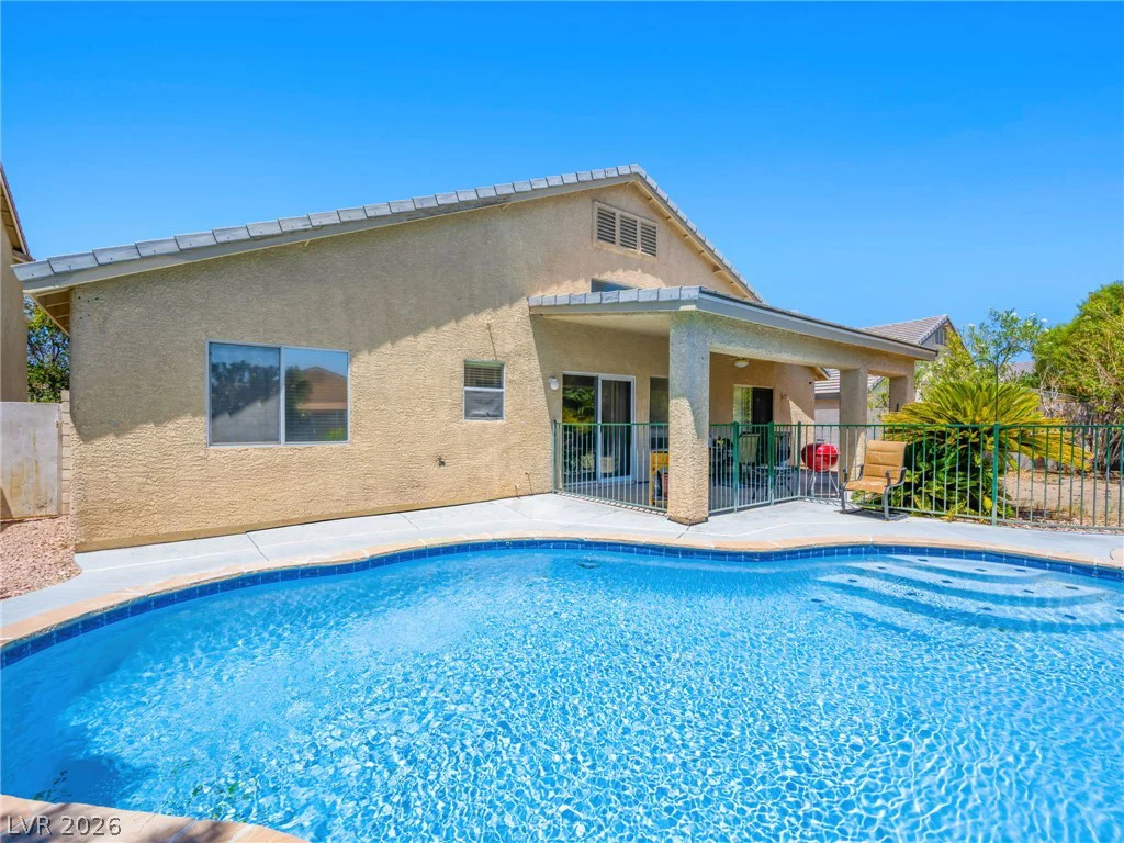 8404 Rustling Leaves, Las Vegas, NV 89143