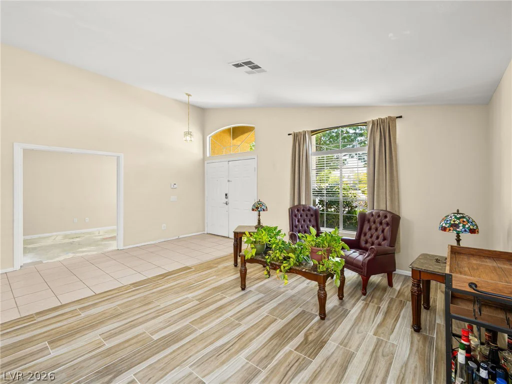 8404 Rustling Leaves, Las Vegas, NV 89143