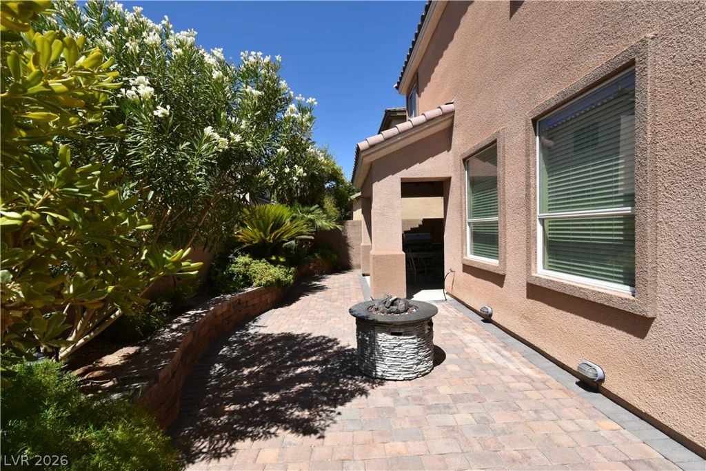 6153 Pine Banks, Las Vegas, NV 89141