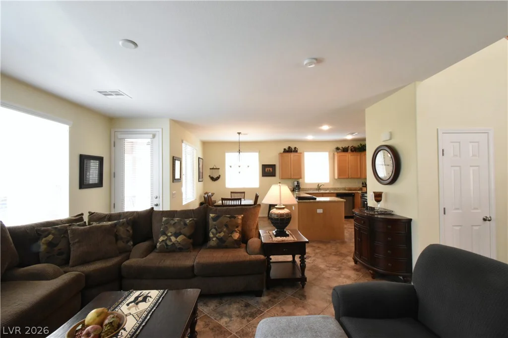 6153 Pine Banks, Las Vegas, NV 89141