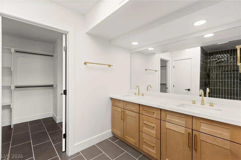 4567 Madreperla, Las Vegas, NV 89121