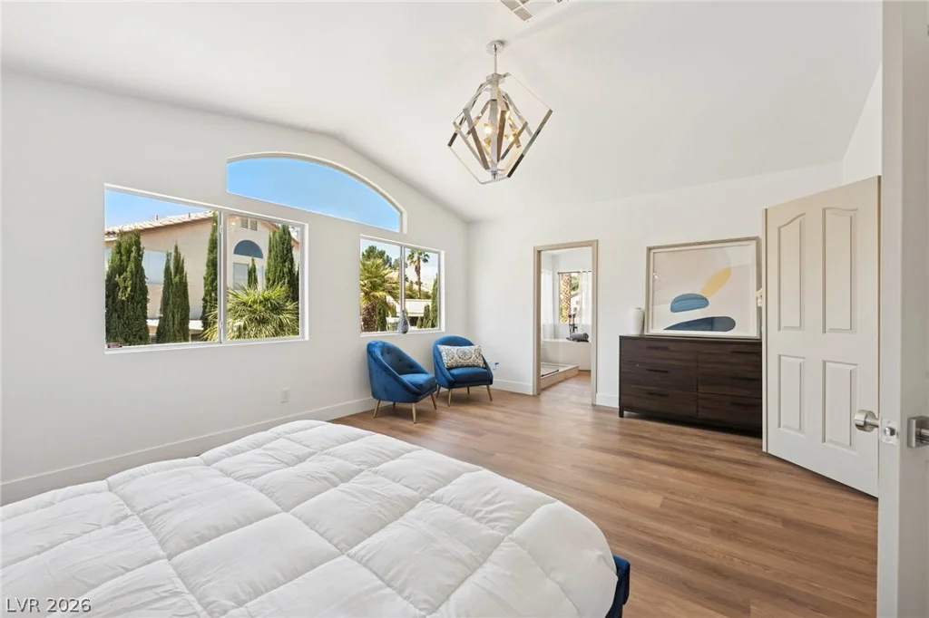 7825 Desert Bell, Las Vegas, NV 89128