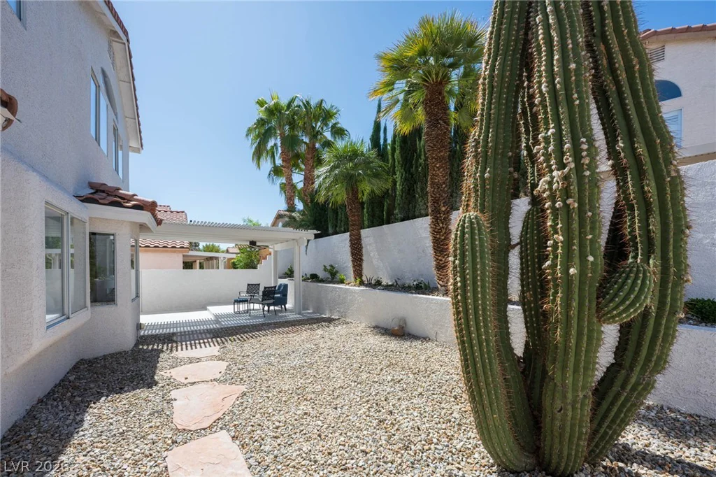 7825 Desert Bell, Las Vegas, NV 89128