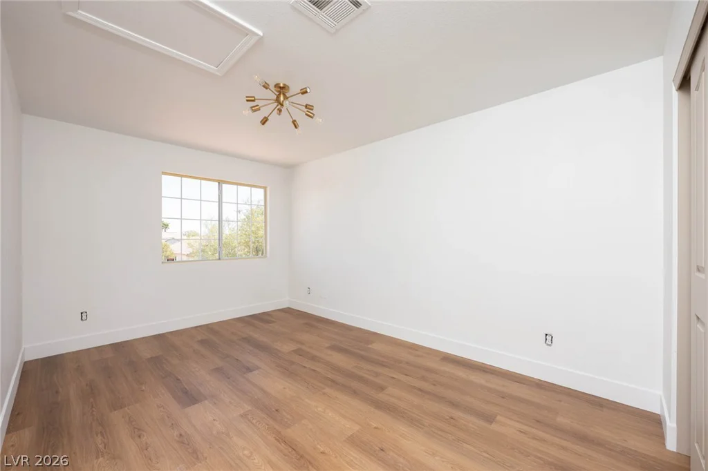 7825 Desert Bell, Las Vegas, NV 89128