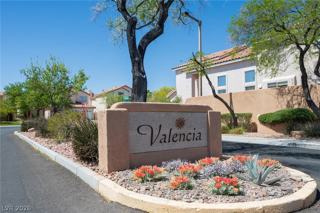 7825 Desert Bell, Las Vegas, NV 89128