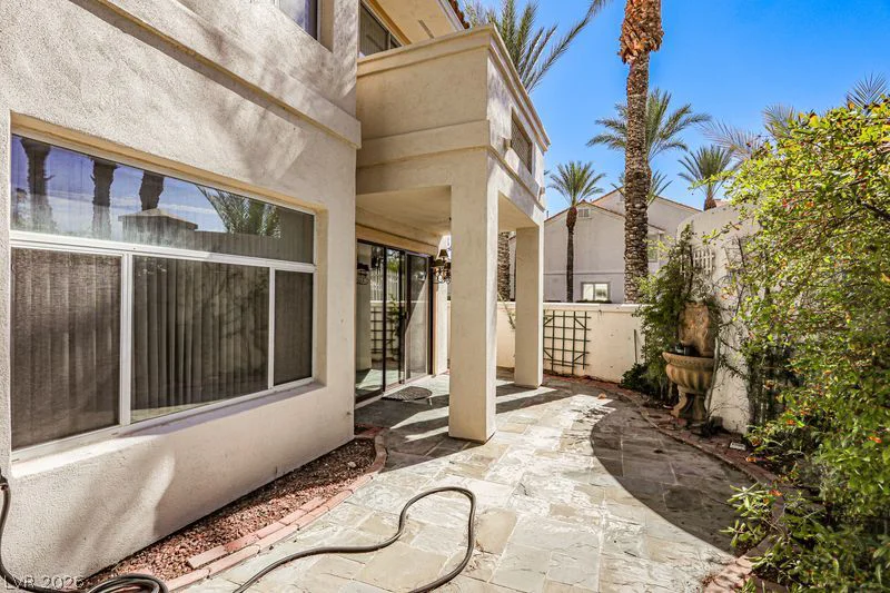 8757 Carlitas Joy, Las Vegas, NV 89117