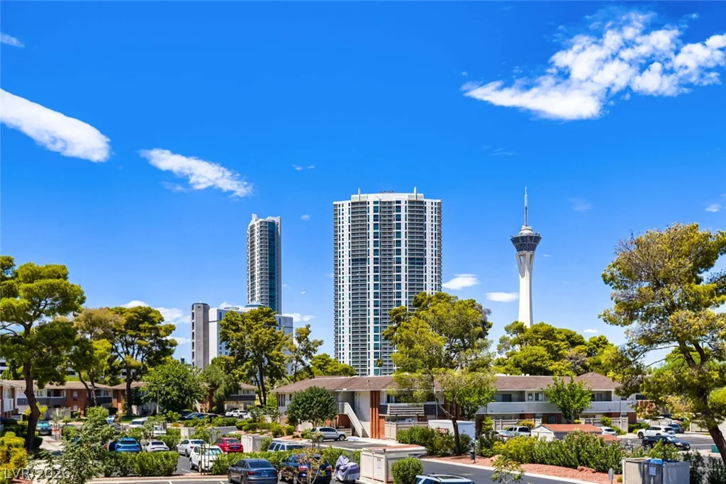 2843 Geary, Las Vegas, NV 89109