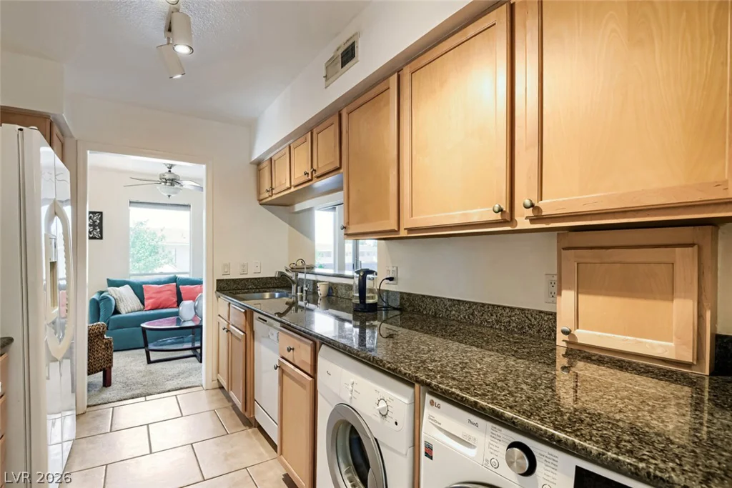 2843 Geary, Las Vegas, NV 89109