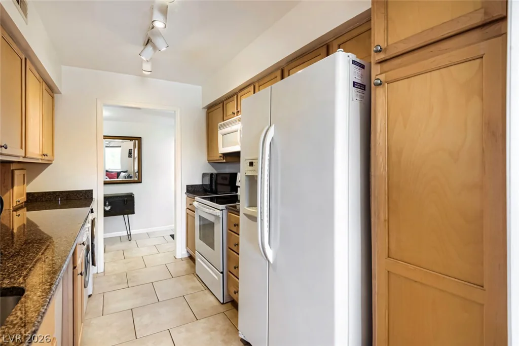 2843 Geary, Las Vegas, NV 89109