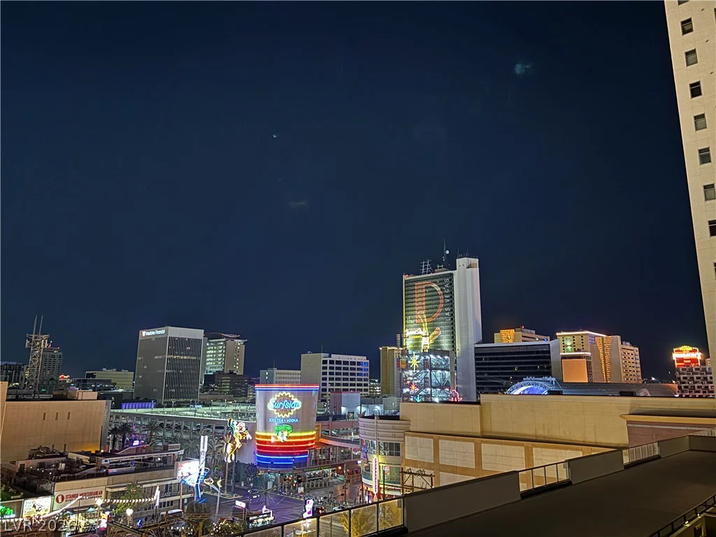150 Las Vegas, Las Vegas, NV 89101