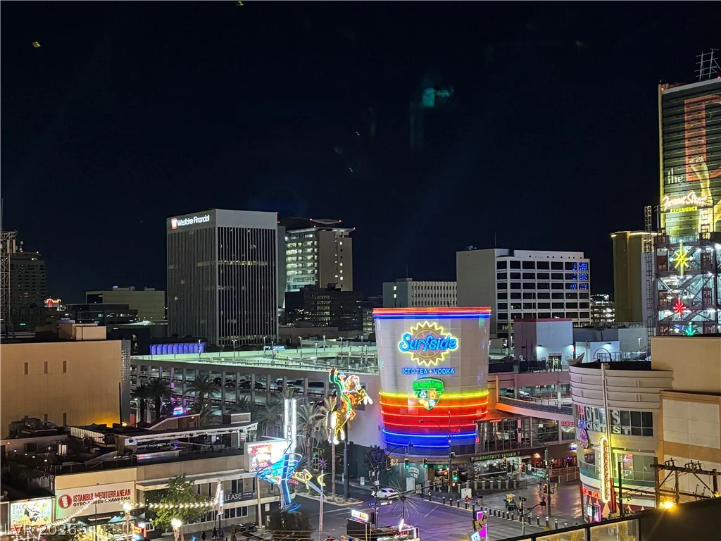 150 Las Vegas, Las Vegas, NV 89101