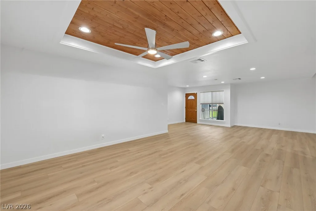 4321 Lake Mead, Las Vegas, NV 89108