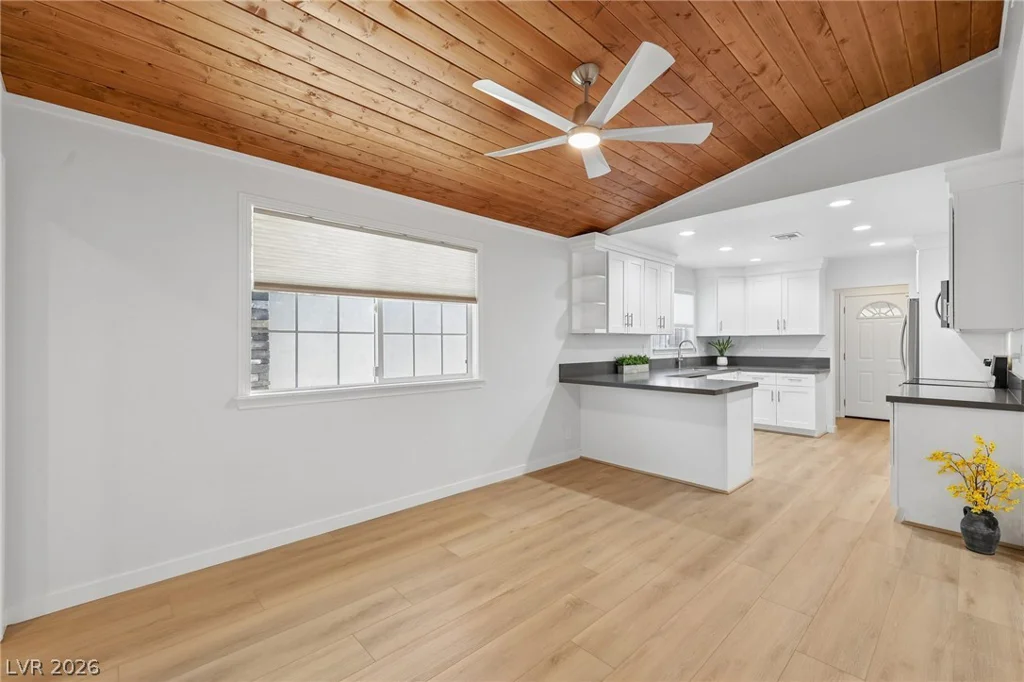 4321 Lake Mead, Las Vegas, NV 89108