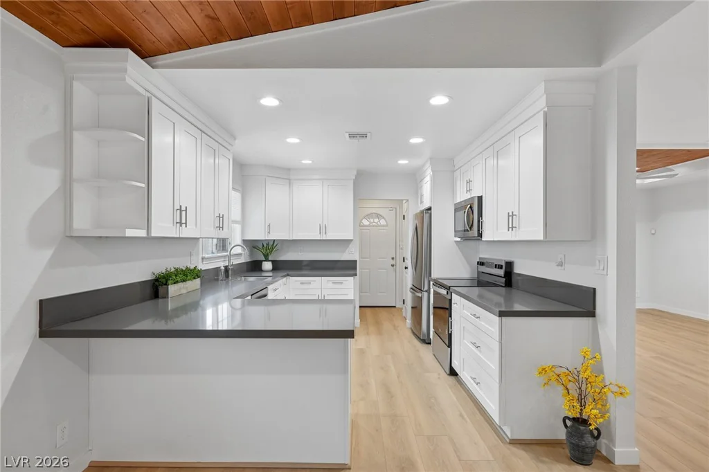 4321 Lake Mead, Las Vegas, NV 89108