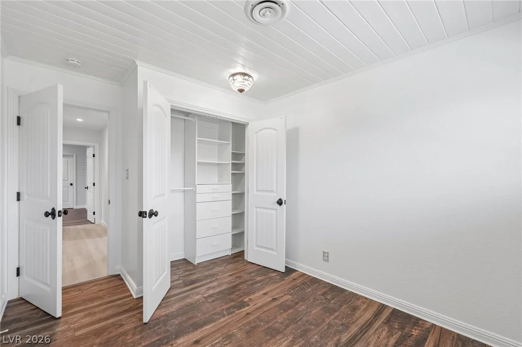 4321 Lake Mead, Las Vegas, NV 89108