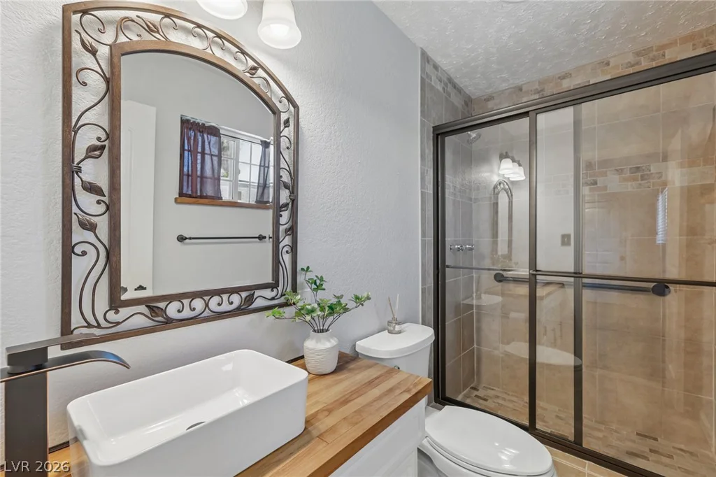 4321 Lake Mead, Las Vegas, NV 89108