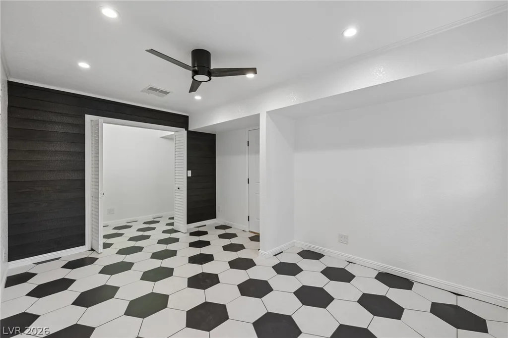4321 Lake Mead, Las Vegas, NV 89108