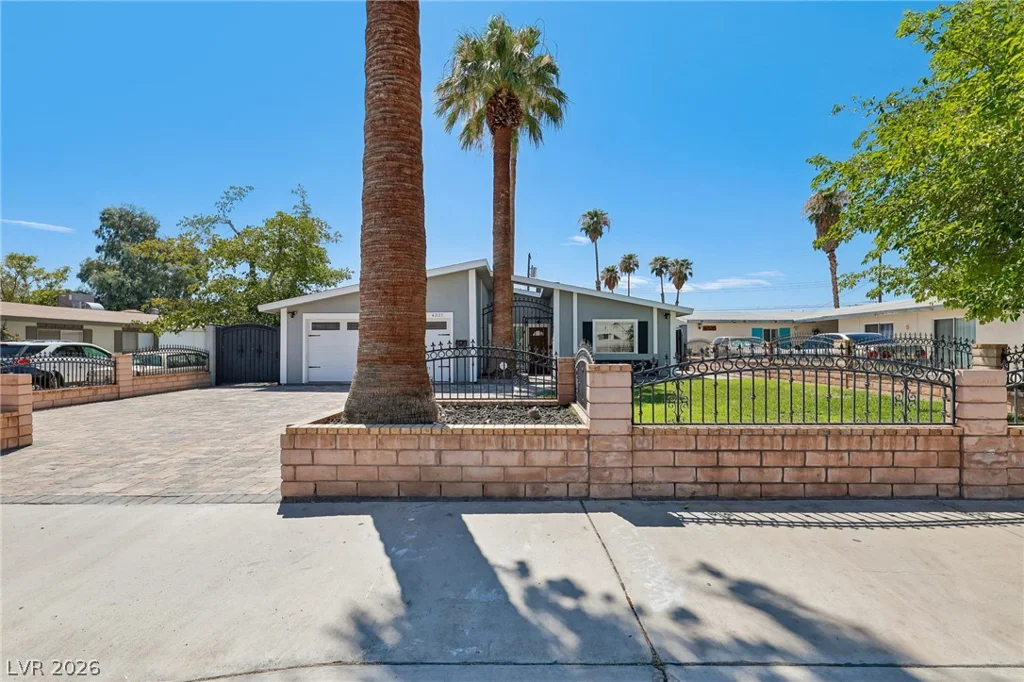 4321 Lake Mead, Las Vegas, NV 89108