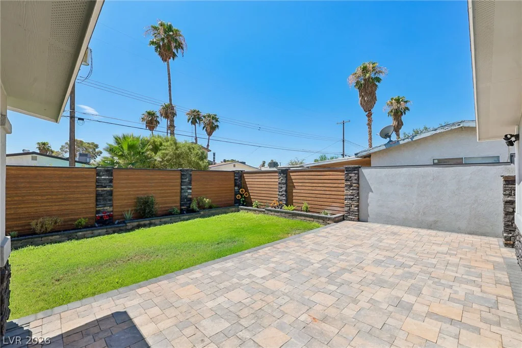 4321 Lake Mead, Las Vegas, NV 89108