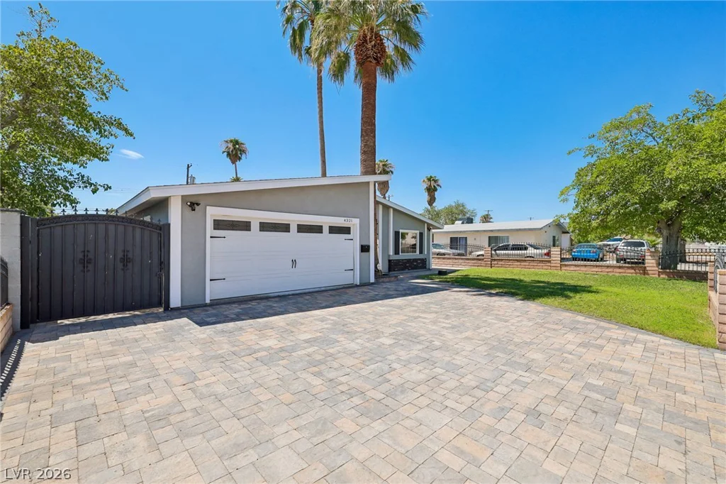 4321 Lake Mead, Las Vegas, NV 89108