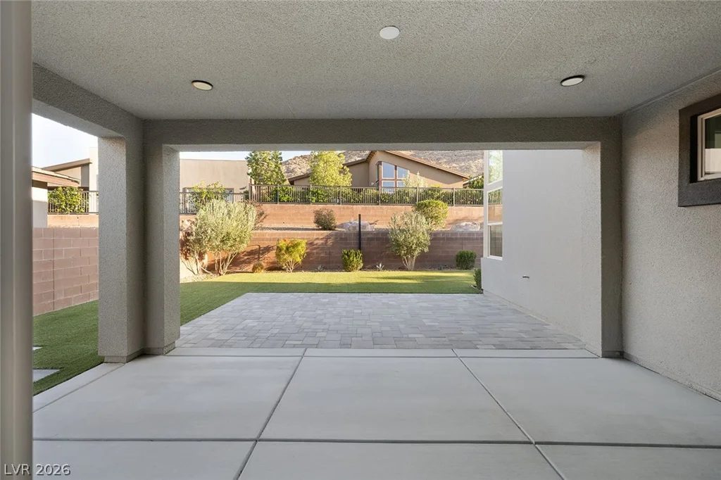 9689 Starlight Ridge, Las Vegas, NV 89148
