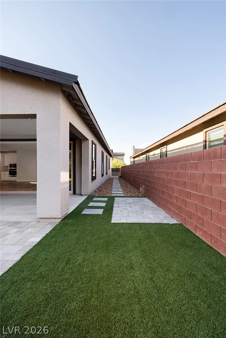 9689 Starlight Ridge, Las Vegas, NV 89148