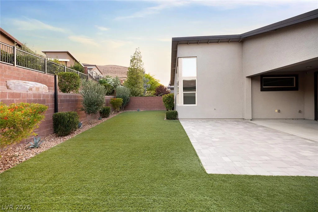 9689 Starlight Ridge, Las Vegas, NV 89148