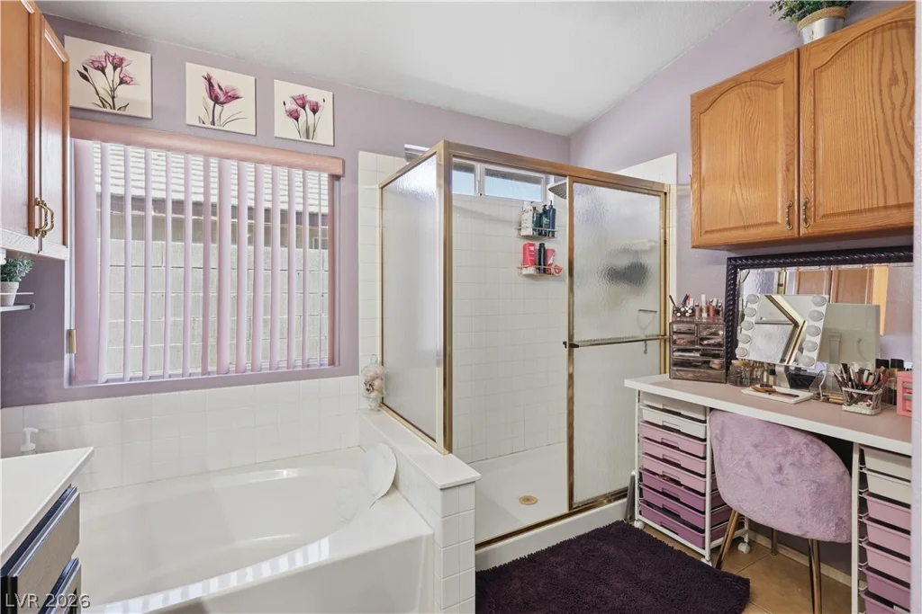 2730 Meadow Spring, Las Vegas, NV 89156