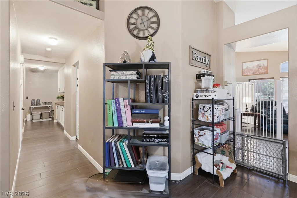 2730 Meadow Spring, Las Vegas, NV 89156
