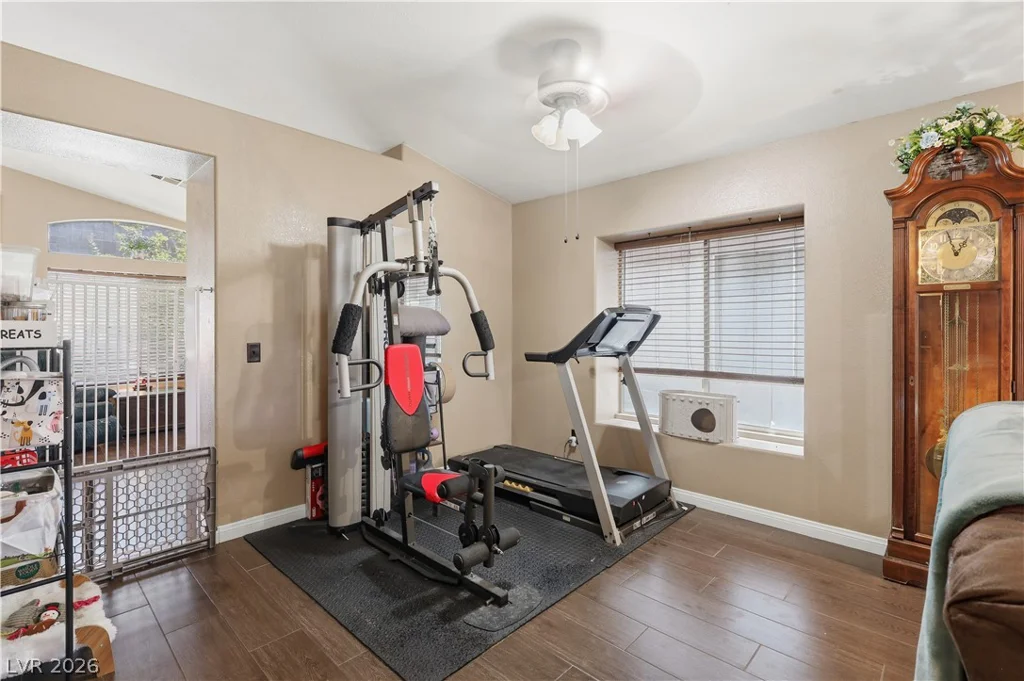 2730 Meadow Spring, Las Vegas, NV 89156