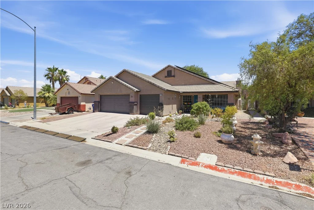2730 Meadow Spring, Las Vegas, NV 89156