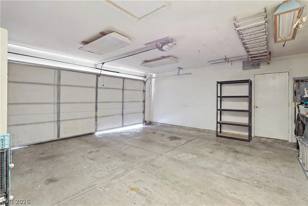 2730 Meadow Spring, Las Vegas, NV 89156