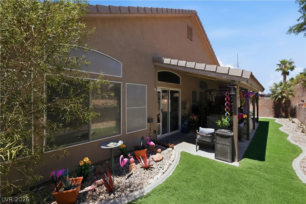 2730 Meadow Spring, Las Vegas, NV 89156