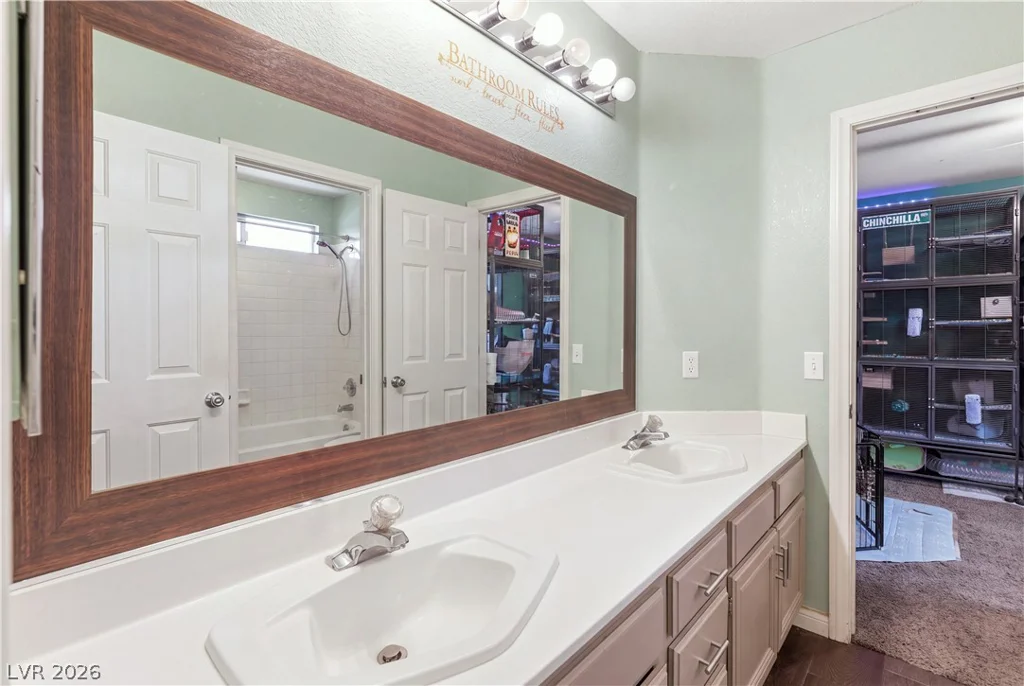 2730 Meadow Spring, Las Vegas, NV 89156
