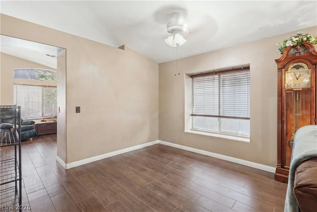 2730 Meadow Spring, Las Vegas, NV 89156
