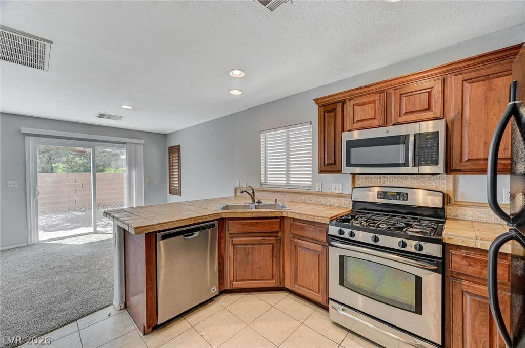 8433 Spencer Canyon, Las Vegas, NV 89166