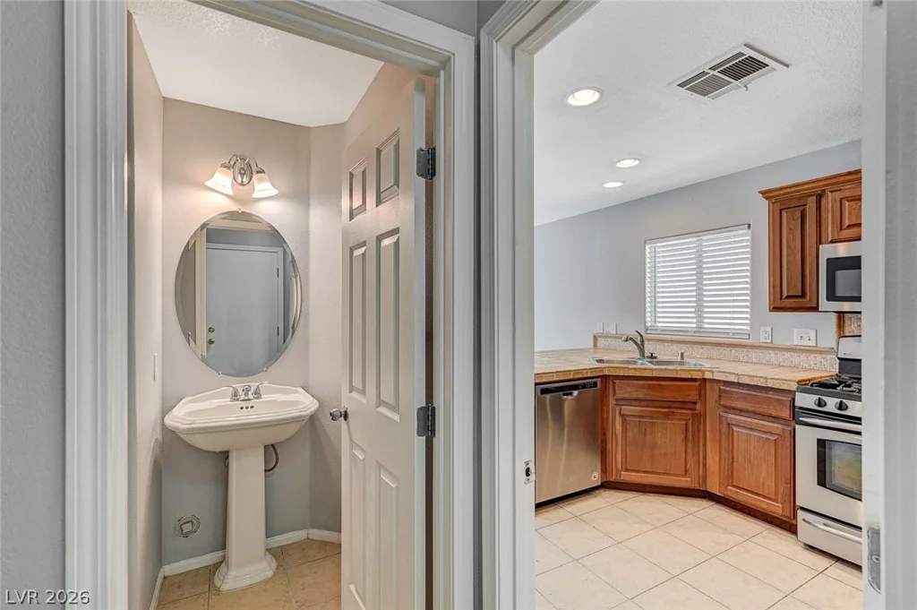 8433 Spencer Canyon, Las Vegas, NV 89166