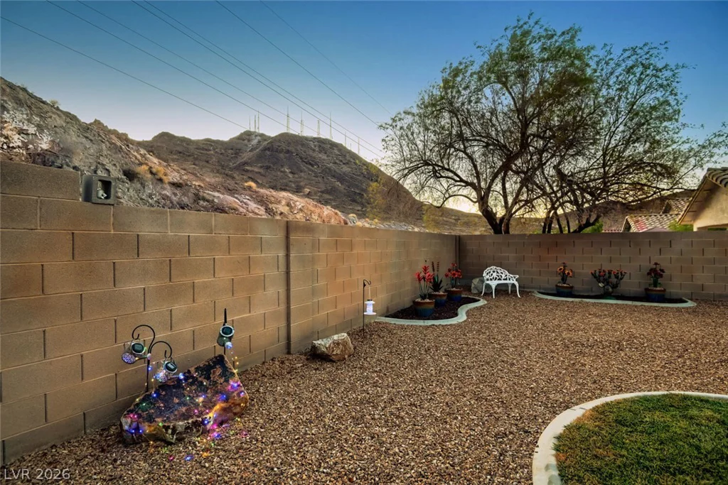 707 Jane Eyre, Henderson, NV 89002