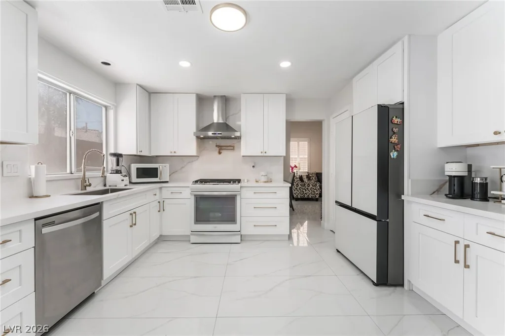 107 Zenith Point, North Las Vegas, NV 89032
