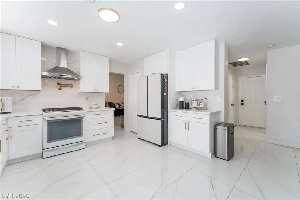 107 Zenith Point, North Las Vegas, NV 89032