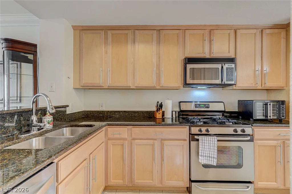 260 Flamingo, Las Vegas, NV 89169